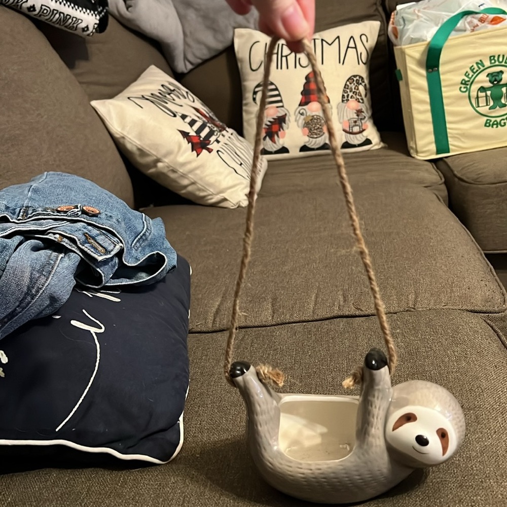 Hanging sloth planter - Picture 2 of 4